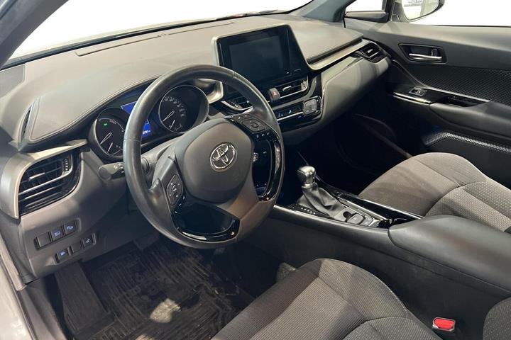 Grå Toyota C-HR fra 2019