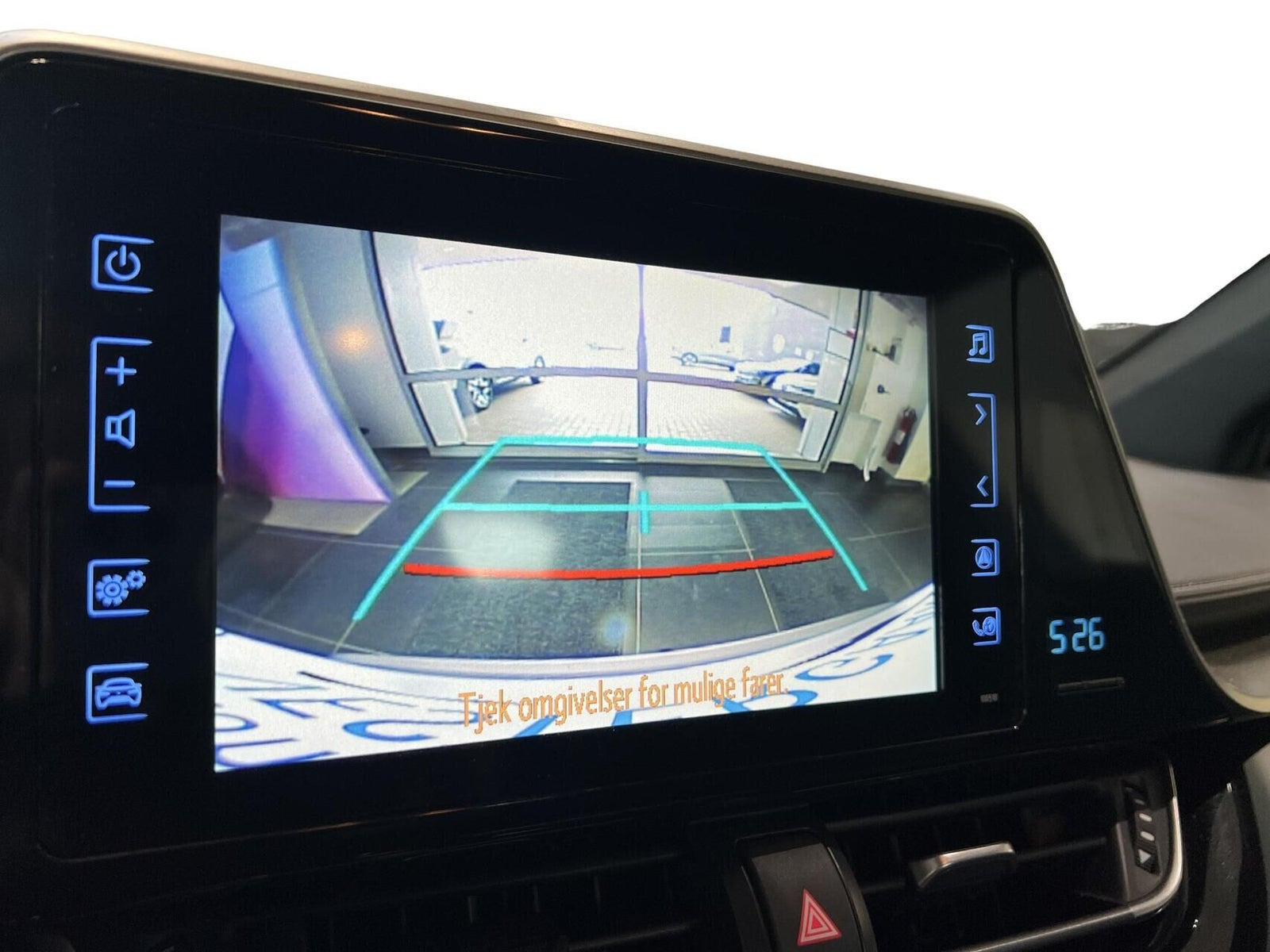 Grå Toyota C-HR fra 2019