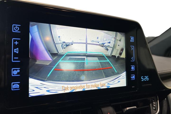 Grå Toyota C-HR fra 2019