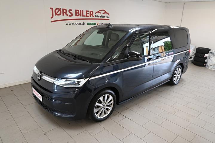 Blå VW Multivan fra 2022