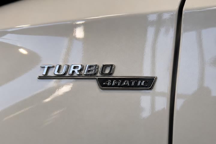 Hvid Mercedes A45 fra 2016