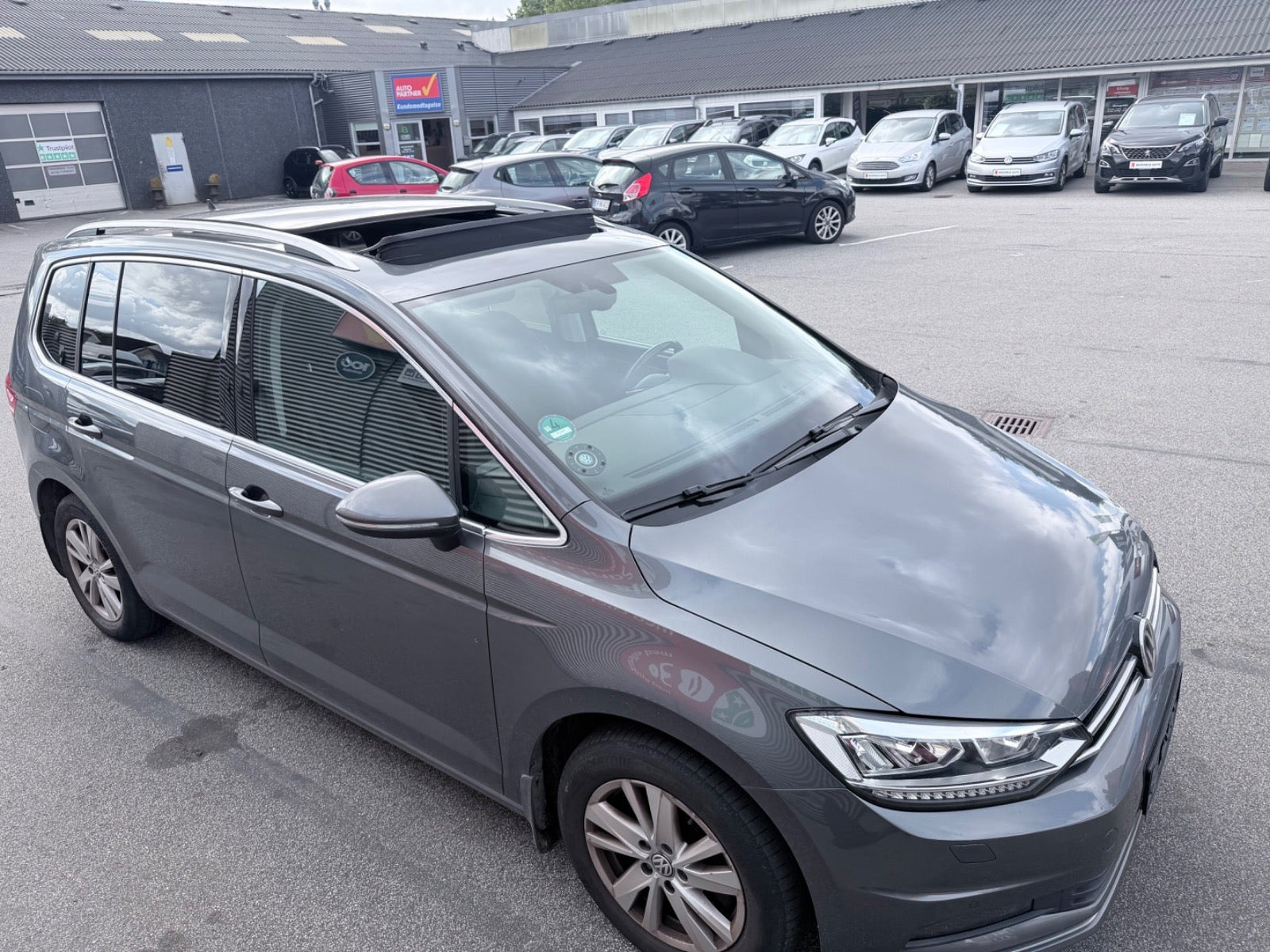 undefined VW Touran fra 2020