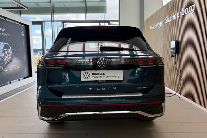 Sølv VW Tiguan fra 2024