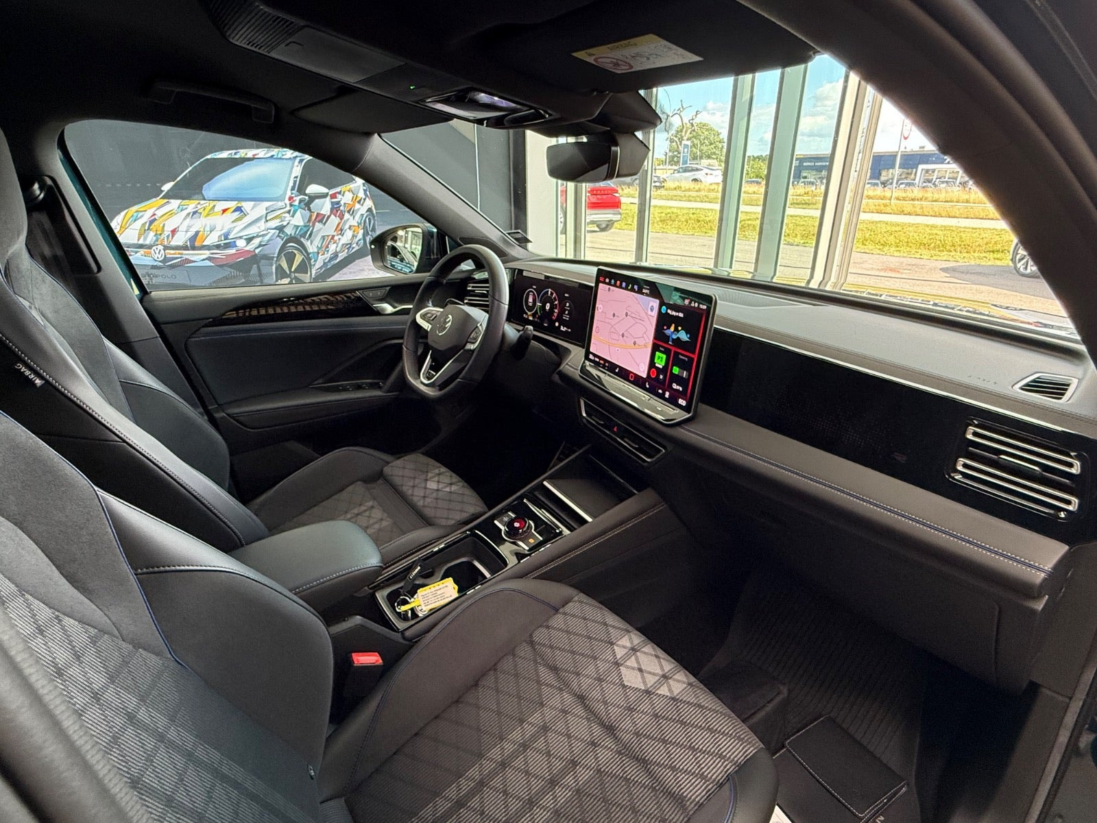Sølv VW Tiguan fra 2024