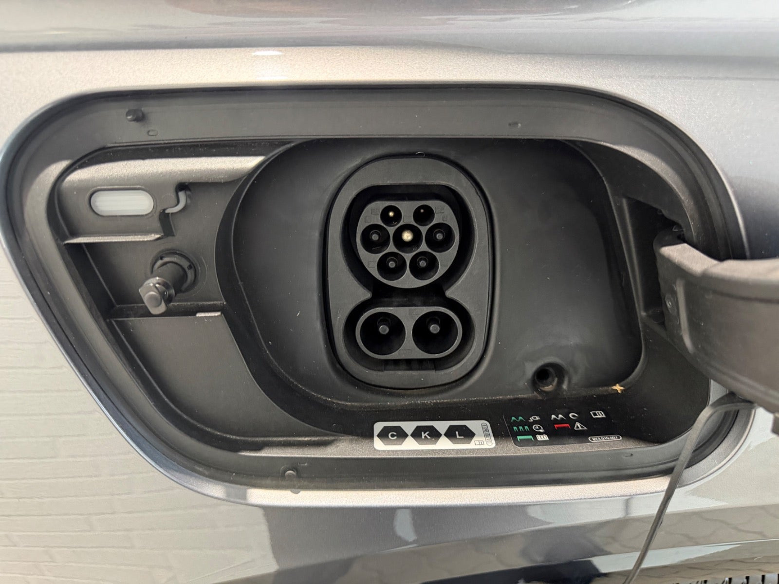 Grå Audi Q4 e-tron fra 2023