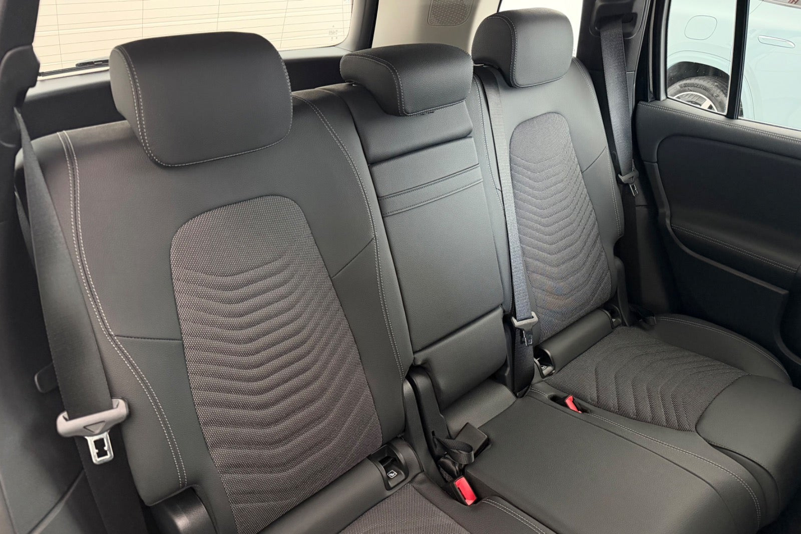 Sort Mercedes EQB250+ fra 2026