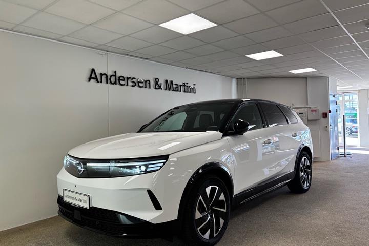 Hvid Opel Grandland fra 2025