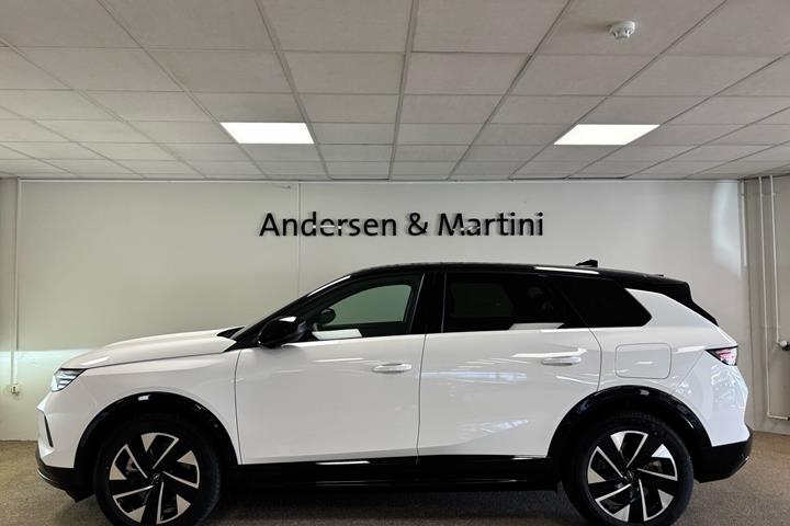 Hvid Opel Grandland fra 2025