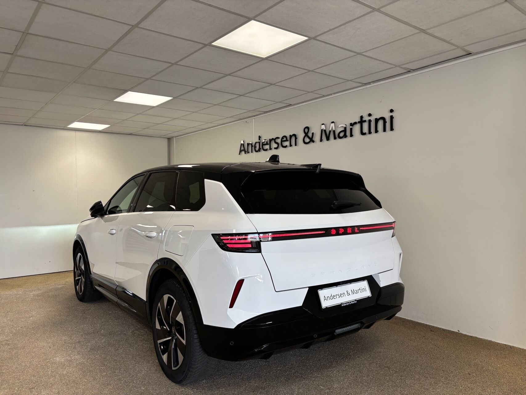 Hvid Opel Grandland fra 2025