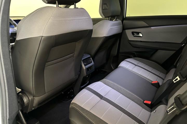 Hvid Opel Grandland fra 2025