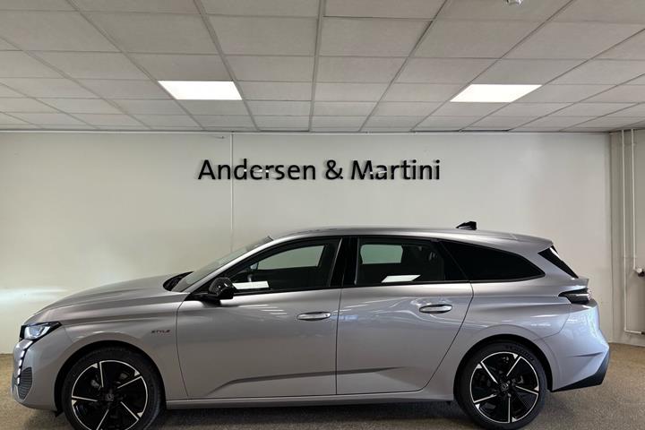 Grå Peugeot E-308 fra 2025