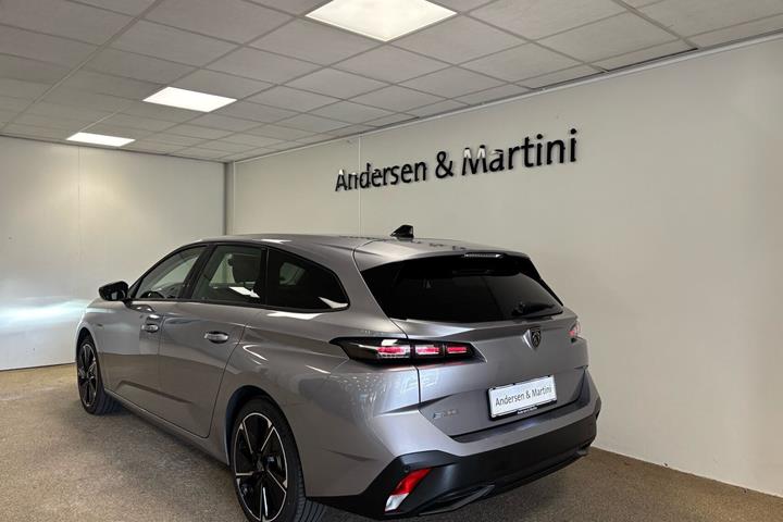 Grå Peugeot E-308 fra 2025
