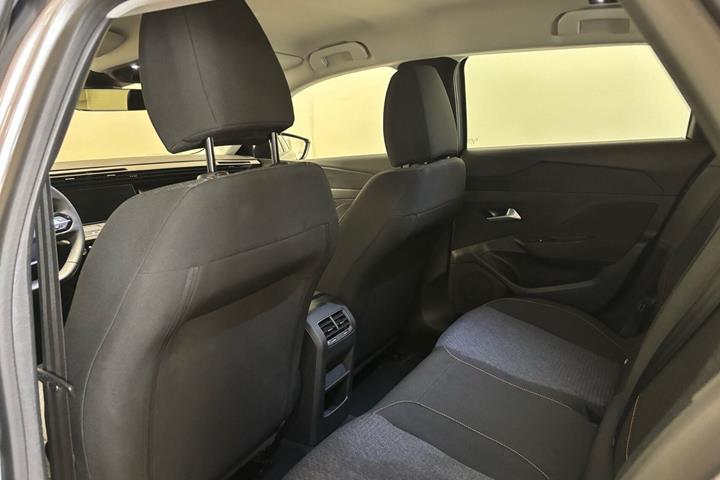 Grå Peugeot E-308 fra 2025