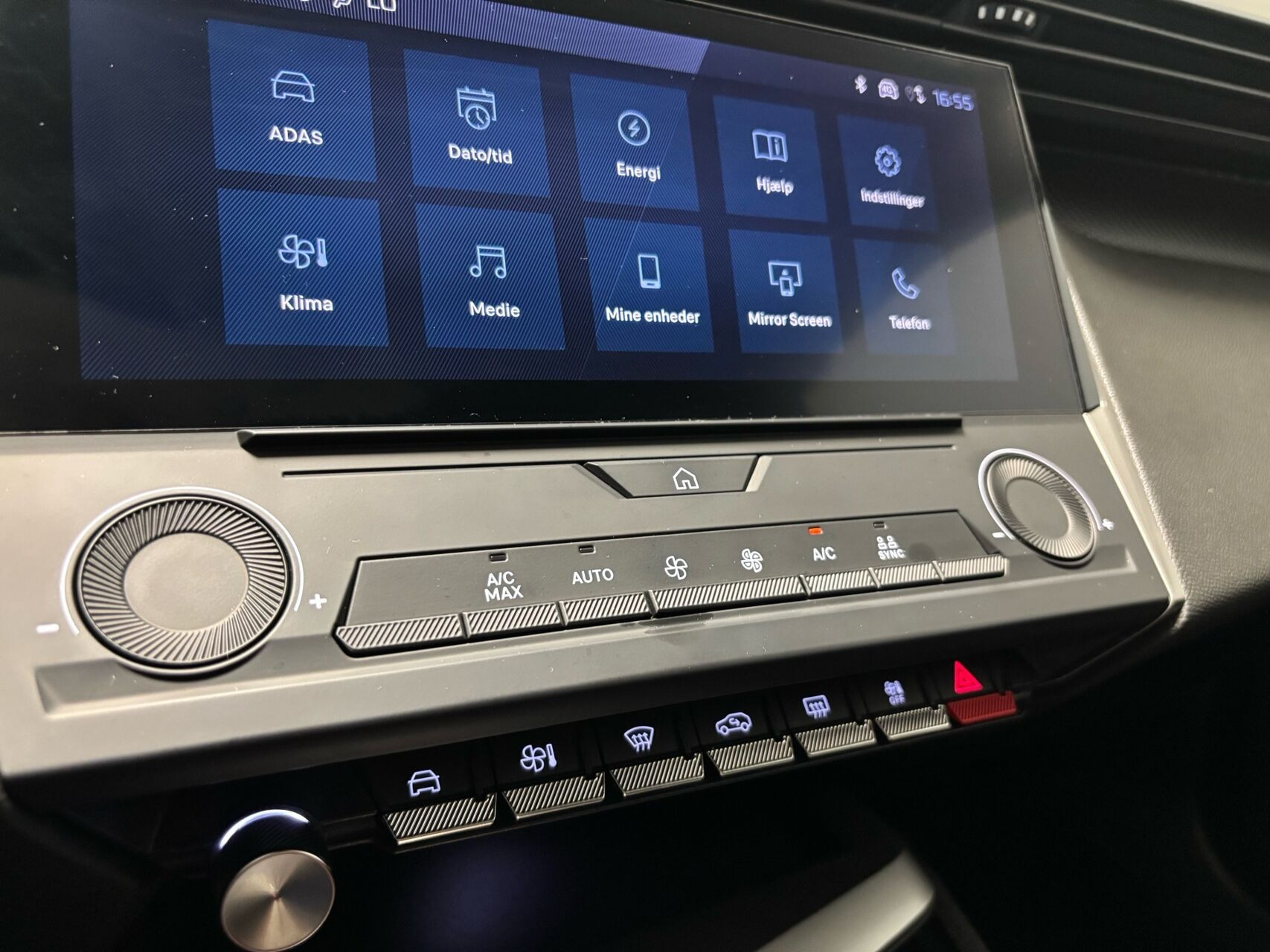Grå Peugeot E-308 fra 2025