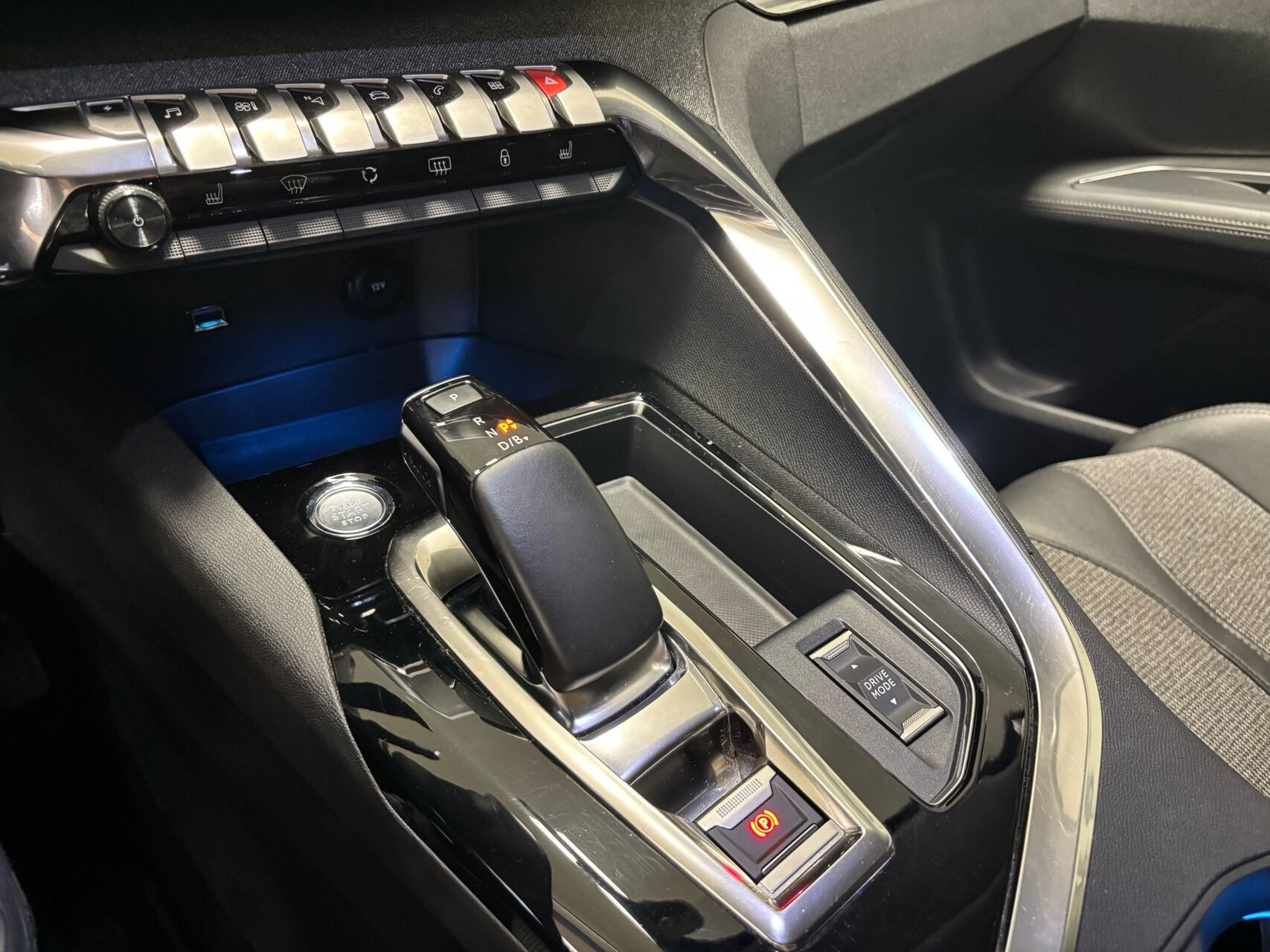 Hvid Peugeot 3008 fra 2020