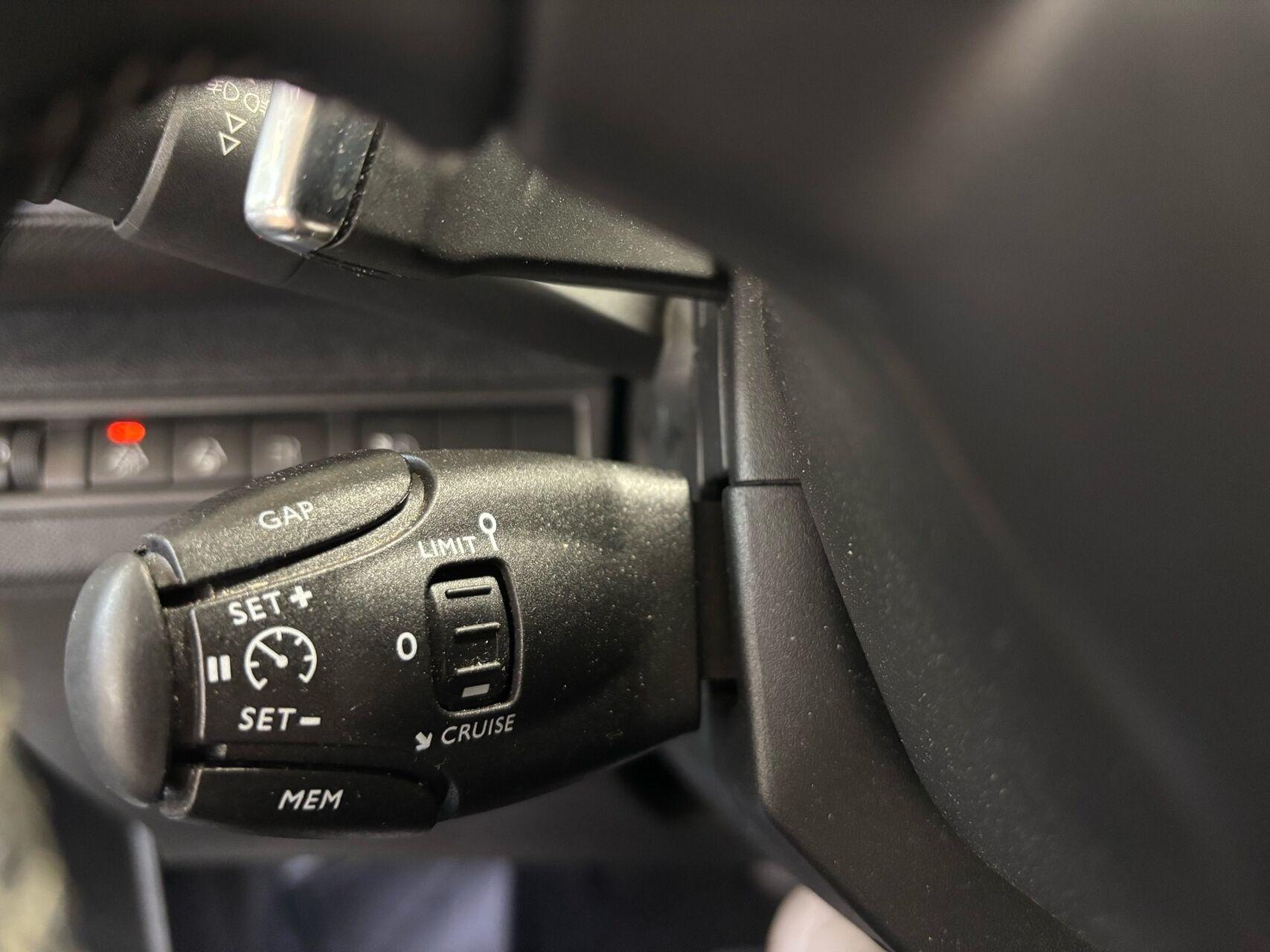 Hvid Peugeot 3008 fra 2020