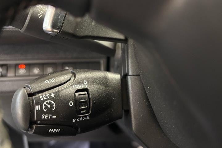Hvid Peugeot 3008 fra 2020