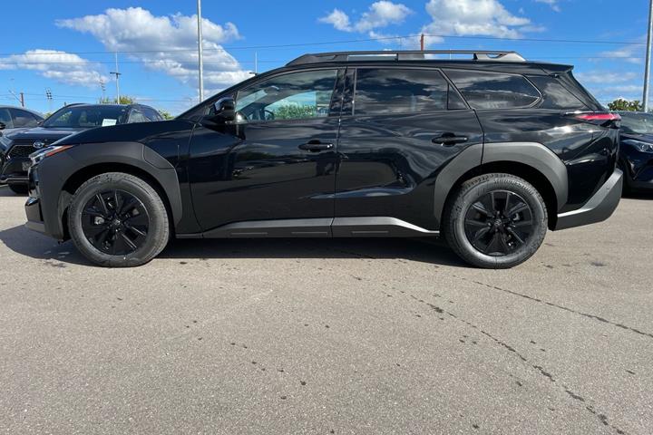 Sort Toyota bZ4X Touring fra 2026