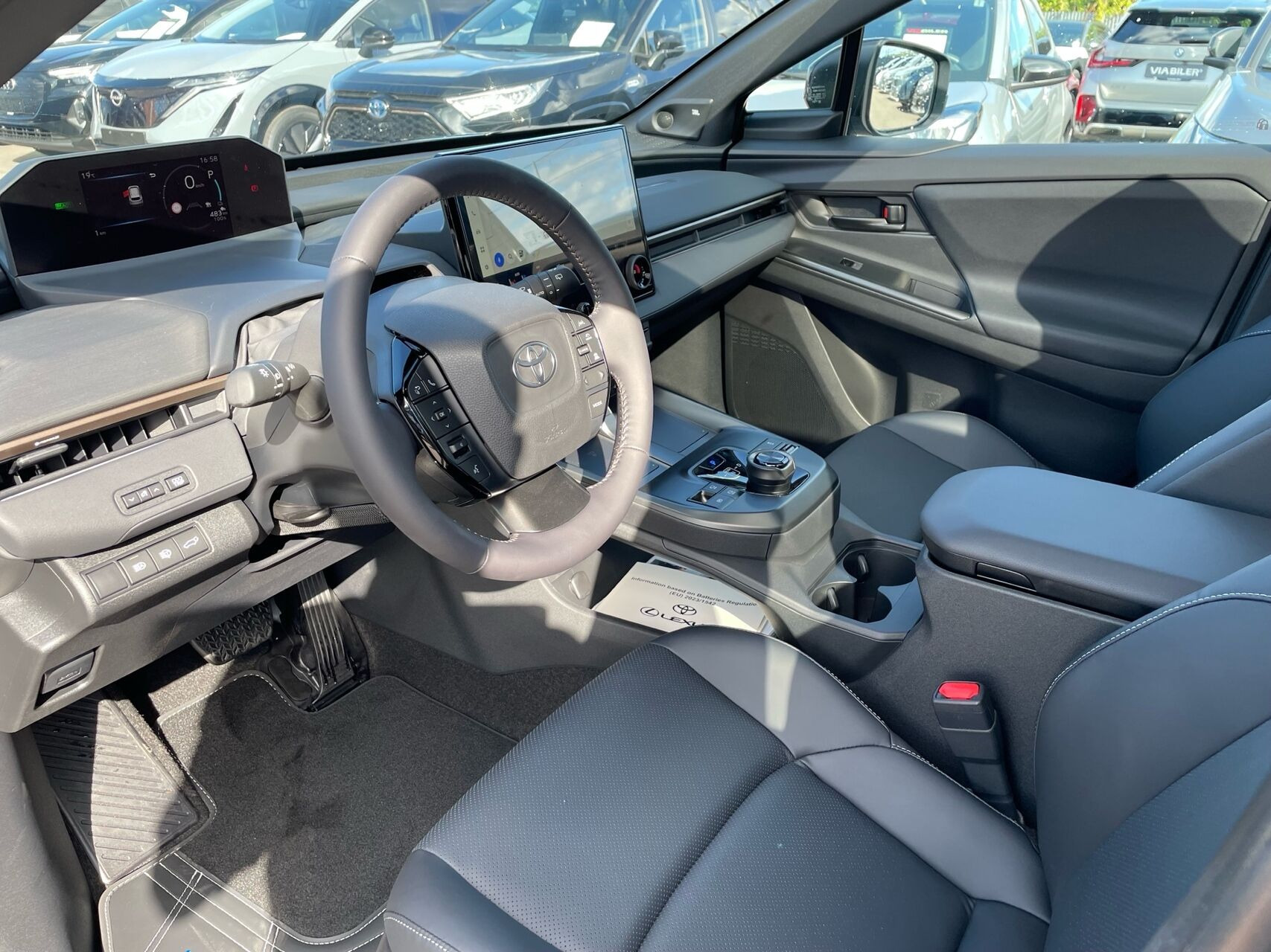 Sort Toyota bZ4X Touring fra 2026