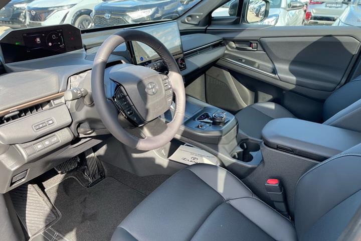 Sort Toyota bZ4X Touring fra 2026
