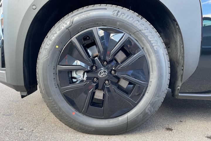 Sort Toyota bZ4X Touring fra 2026