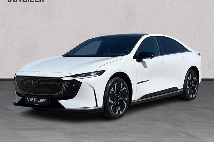 Hvid Mazda 6e fra 2026
