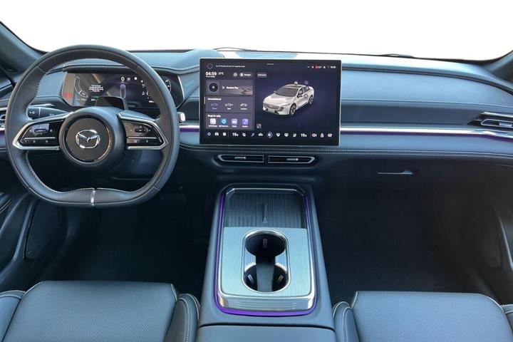 Hvid Mazda 6e fra 2026