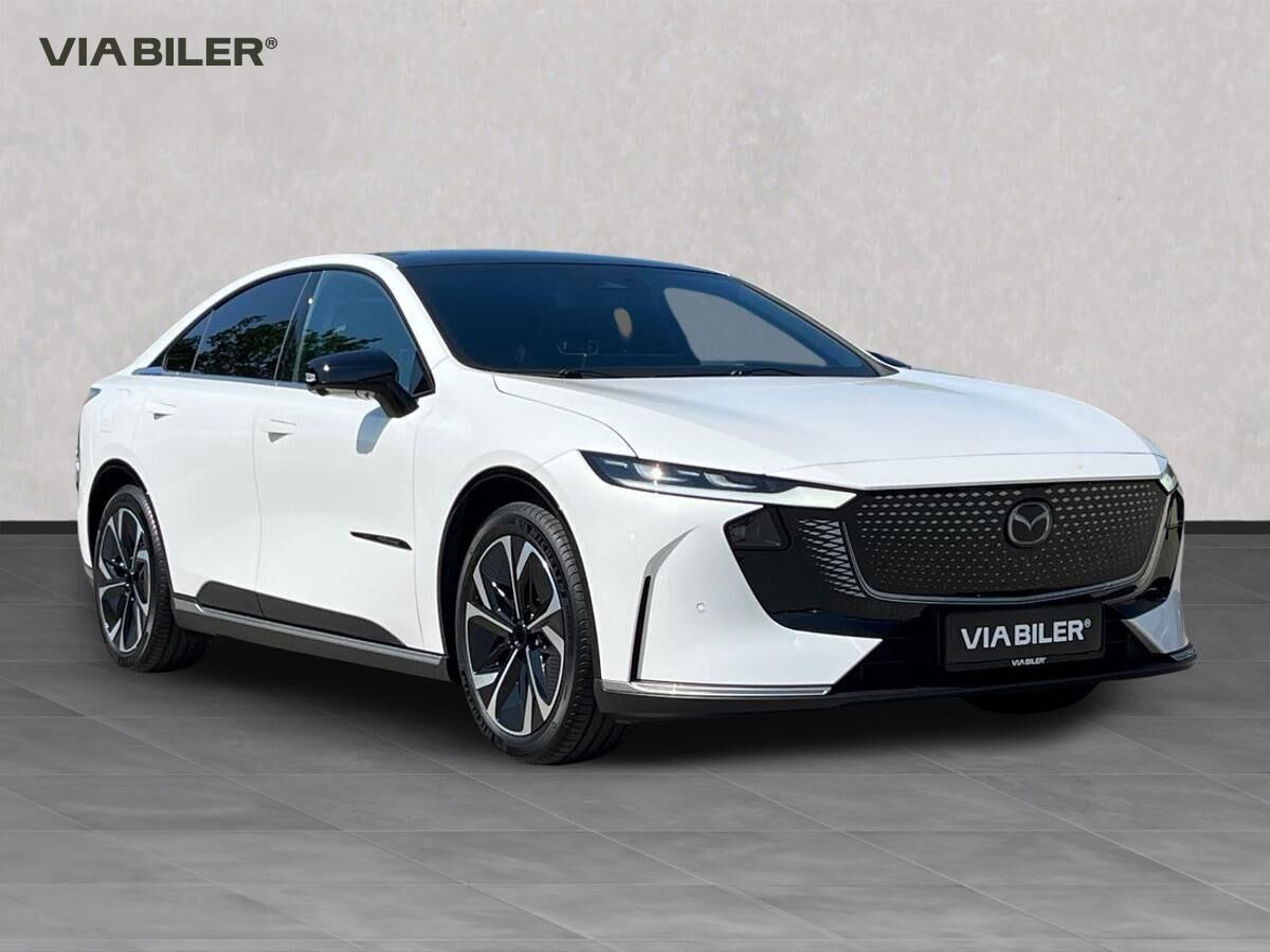 Hvid Mazda 6e fra 2026