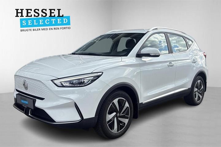 Hvid MG ZS fra 2023 set udefra
