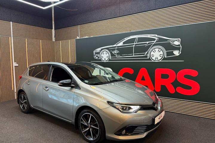 Orange Toyota Auris fra 2018