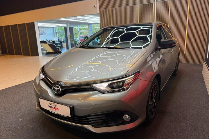 Orange Toyota Auris fra 2018