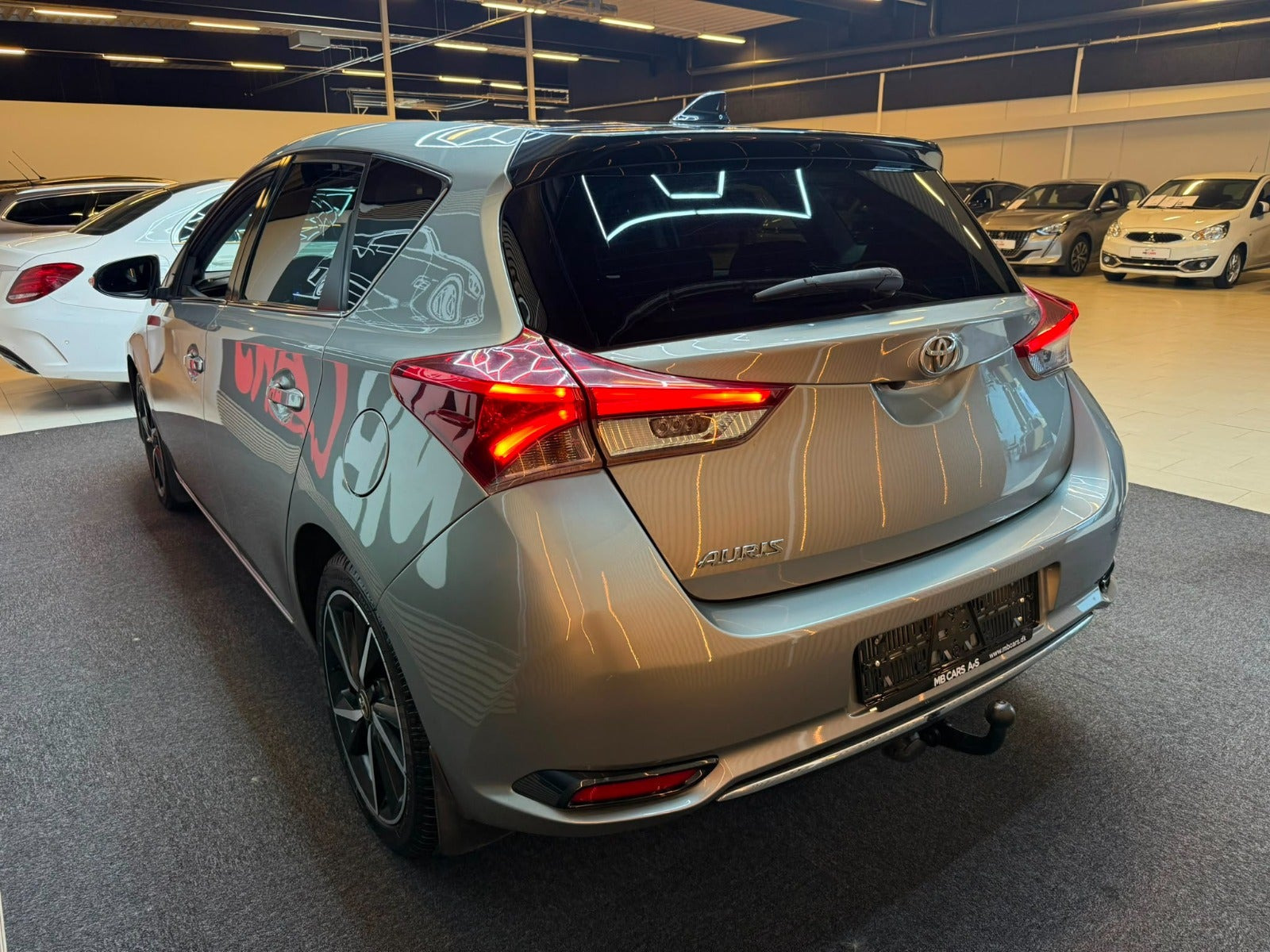 Orange Toyota Auris fra 2018