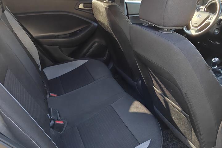 Hvid Hyundai i20 fra 2017