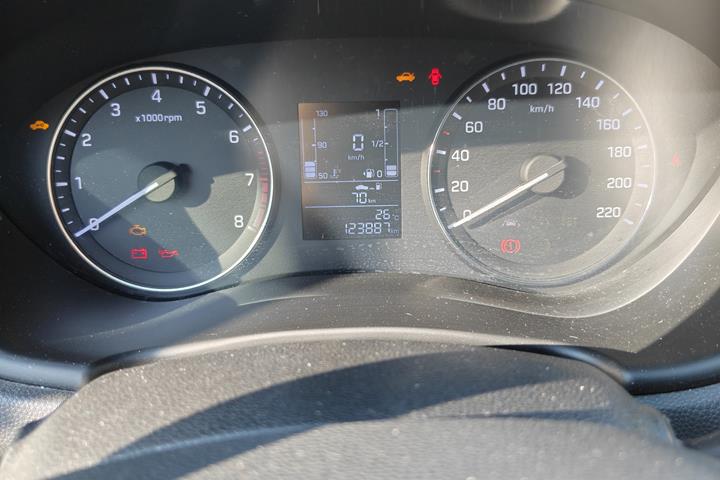 Hvid Hyundai i20 fra 2017