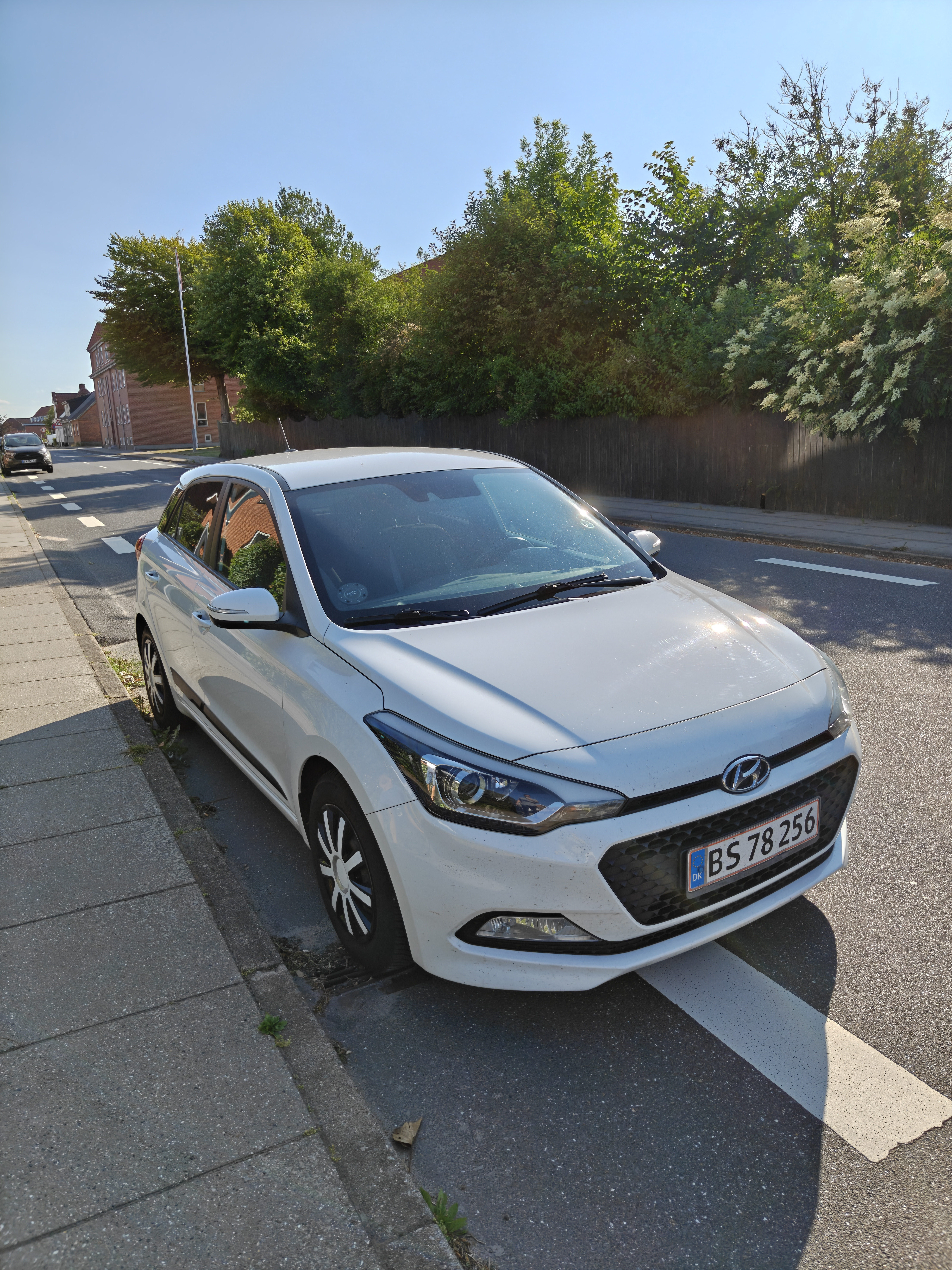 Hvid Hyundai i20 fra 2017