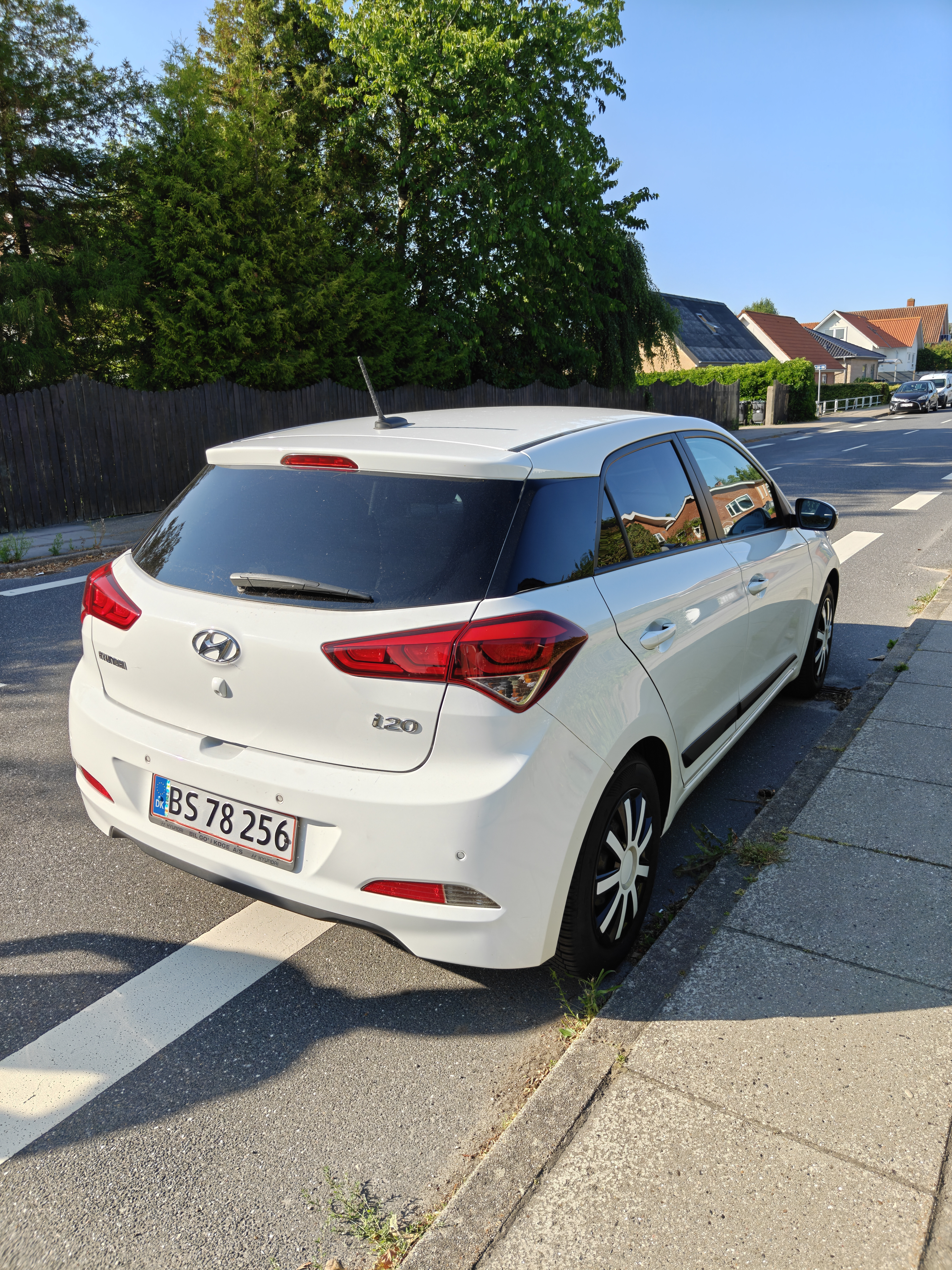 Hvid Hyundai i20 fra 2017