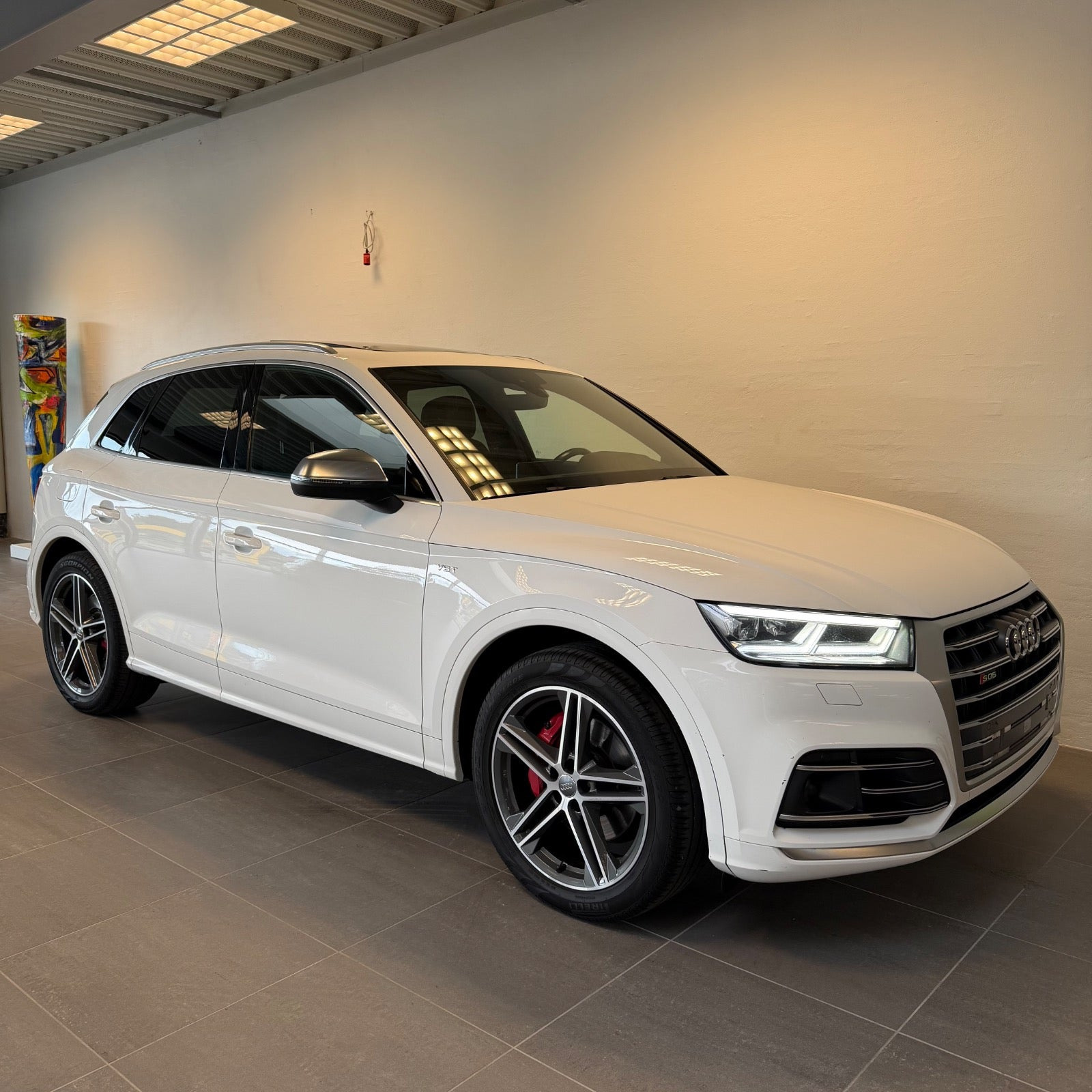 Hvid Audi SQ5 fra 2018