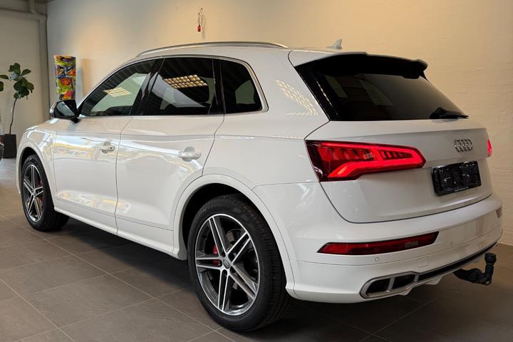 Hvid Audi SQ5 fra 2018