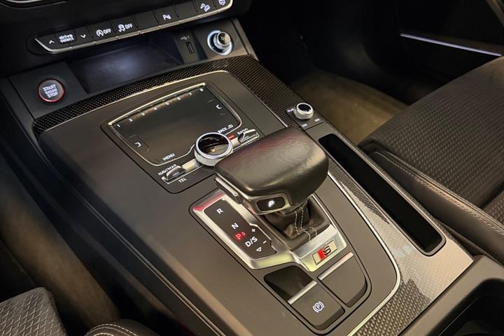 Hvid Audi SQ5 fra 2018