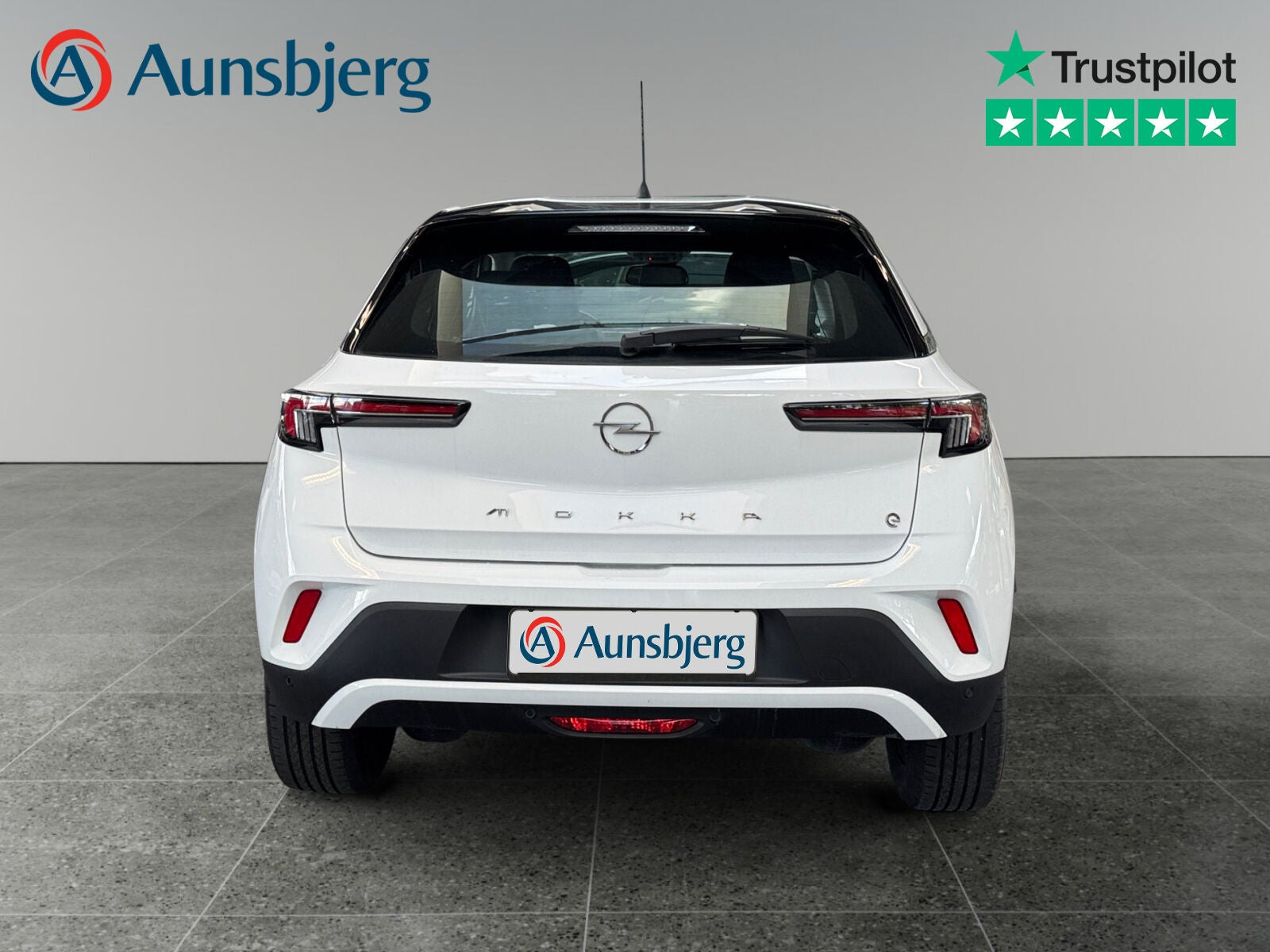 Hvid Opel Mokka-e fra 2024
