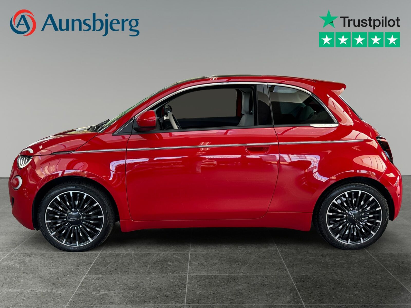 Rød Fiat 500e fra 2024