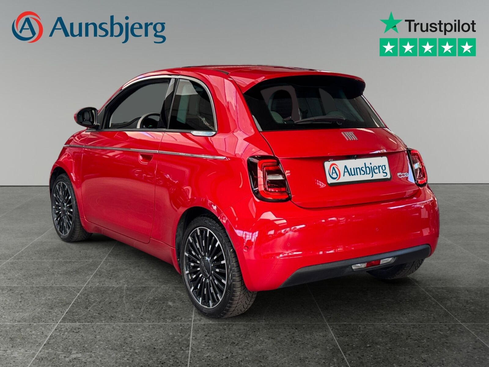Rød Fiat 500e fra 2024