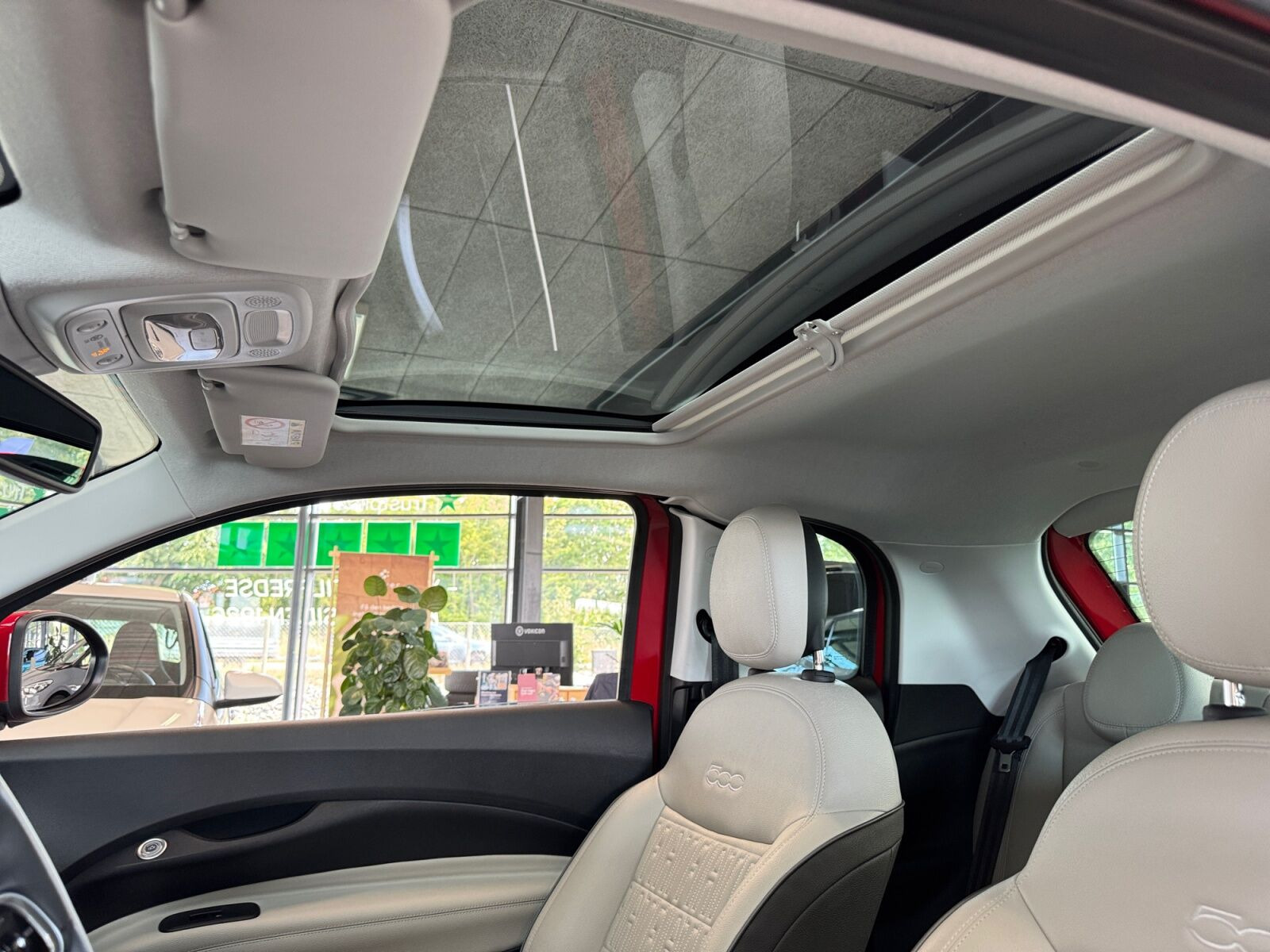 Rød Fiat 500e fra 2024