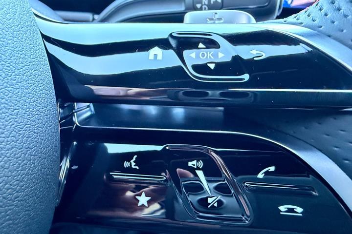 Sort Mercedes EQA250+ fra 2025