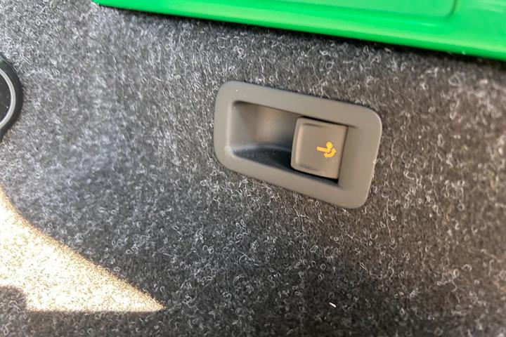Grå Skoda Enyaq fra 2024