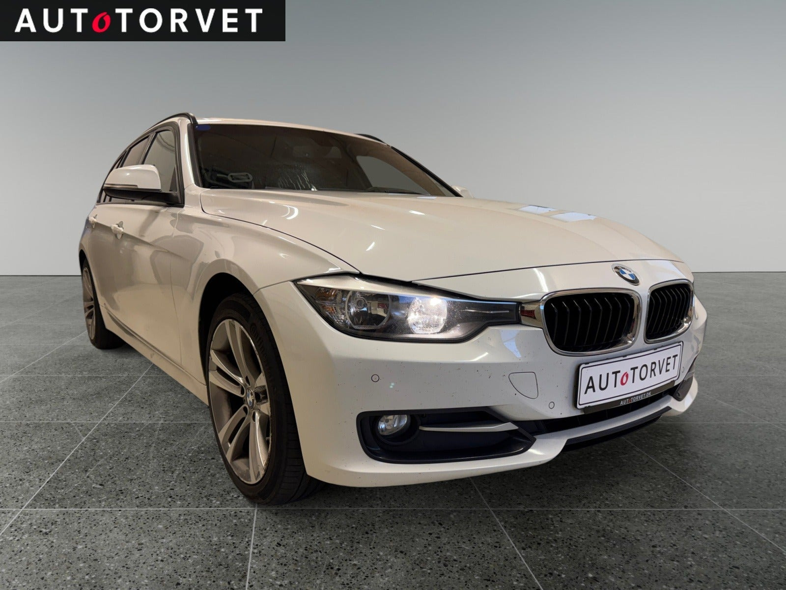 Hvid BMW 320d fra 2014