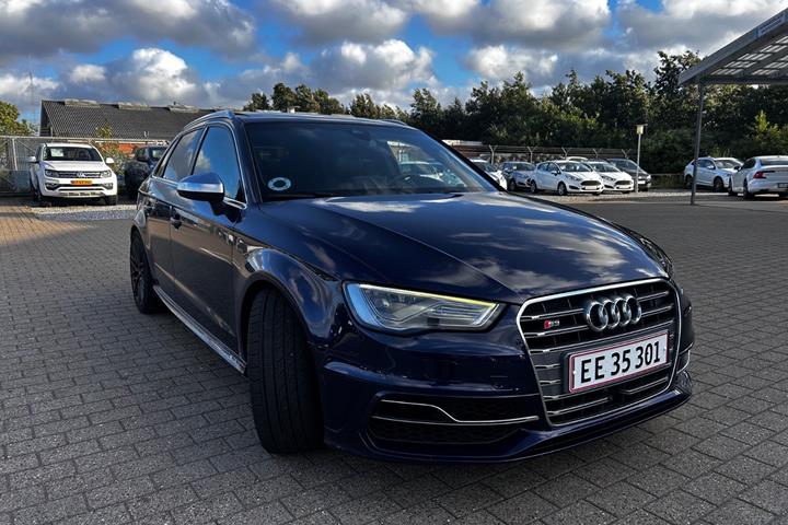 Blå Audi S3 fra 2014