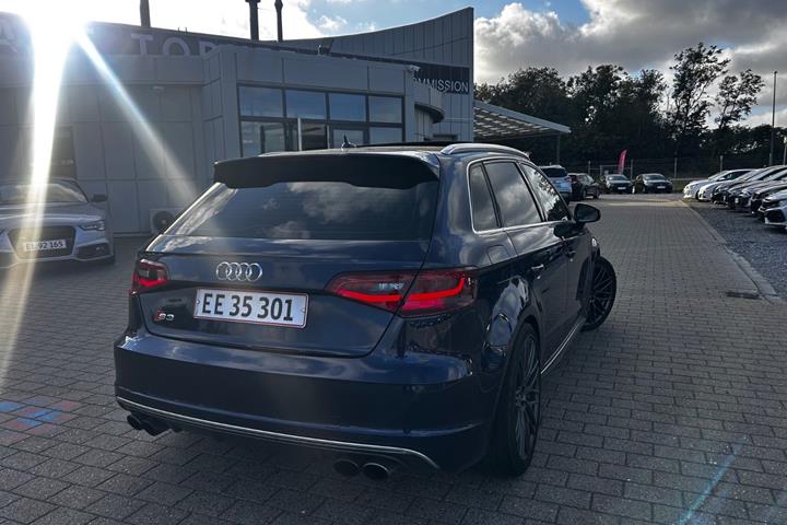Blå Audi S3 fra 2014