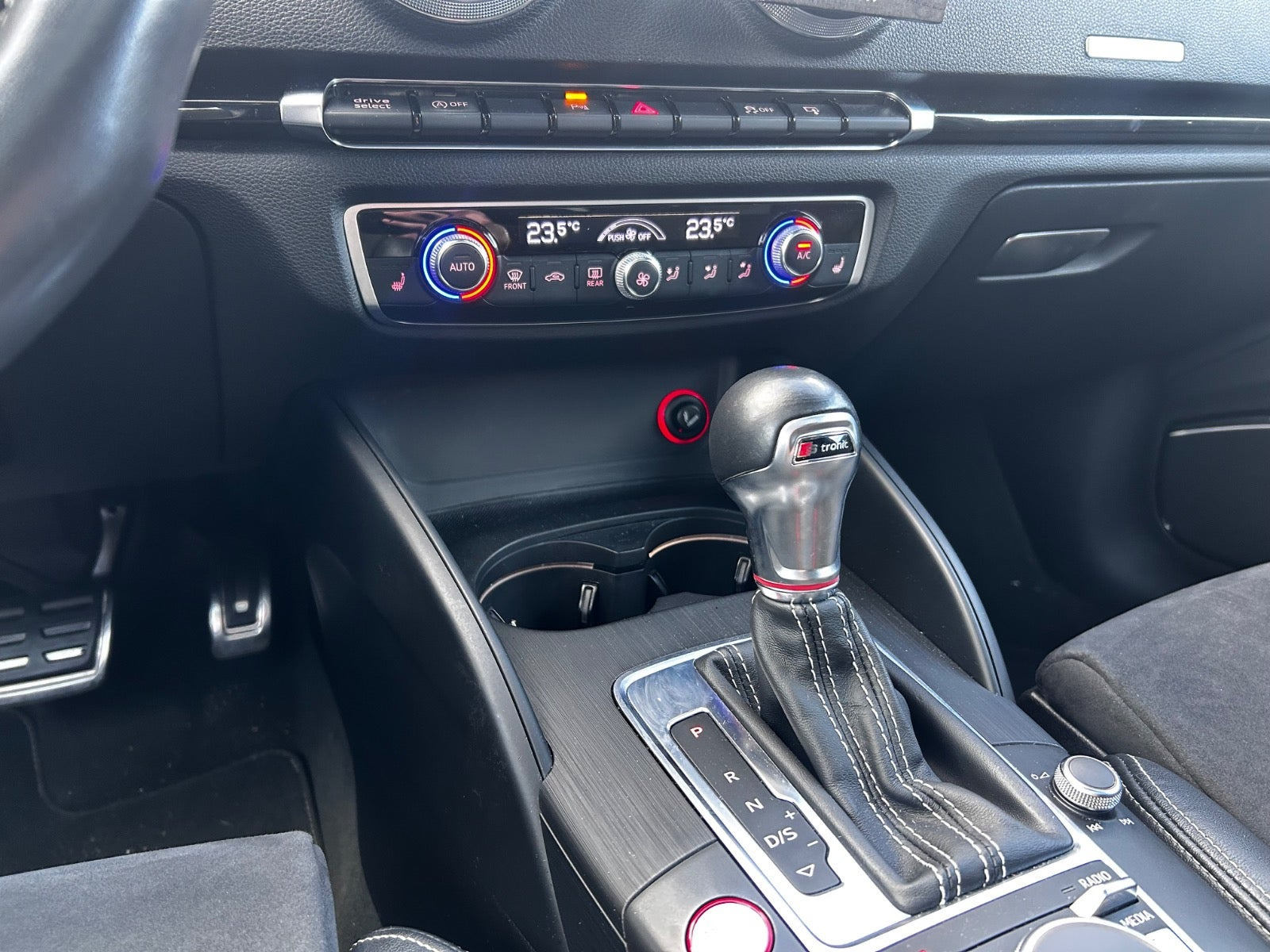 Blå Audi S3 fra 2014