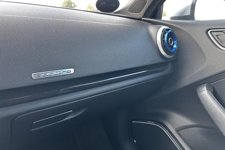 Blå Audi S3 fra 2014